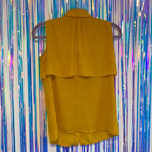 🎉 Mustard Ruffle Blouse - Picture 5 of 9